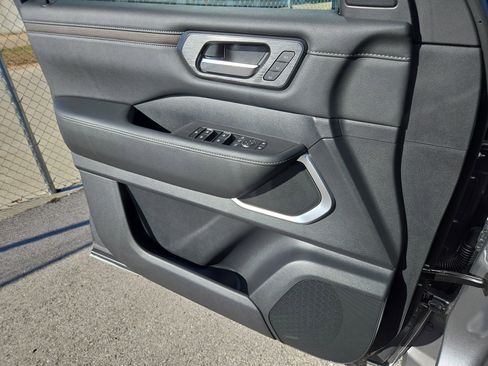 New 2026 Nissan Armada Platinum image 11