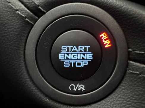 Used 2022 Dodge Durango GT image 35