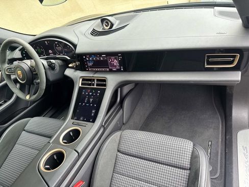 Used 2025 Porsche Taycan 4S image 18