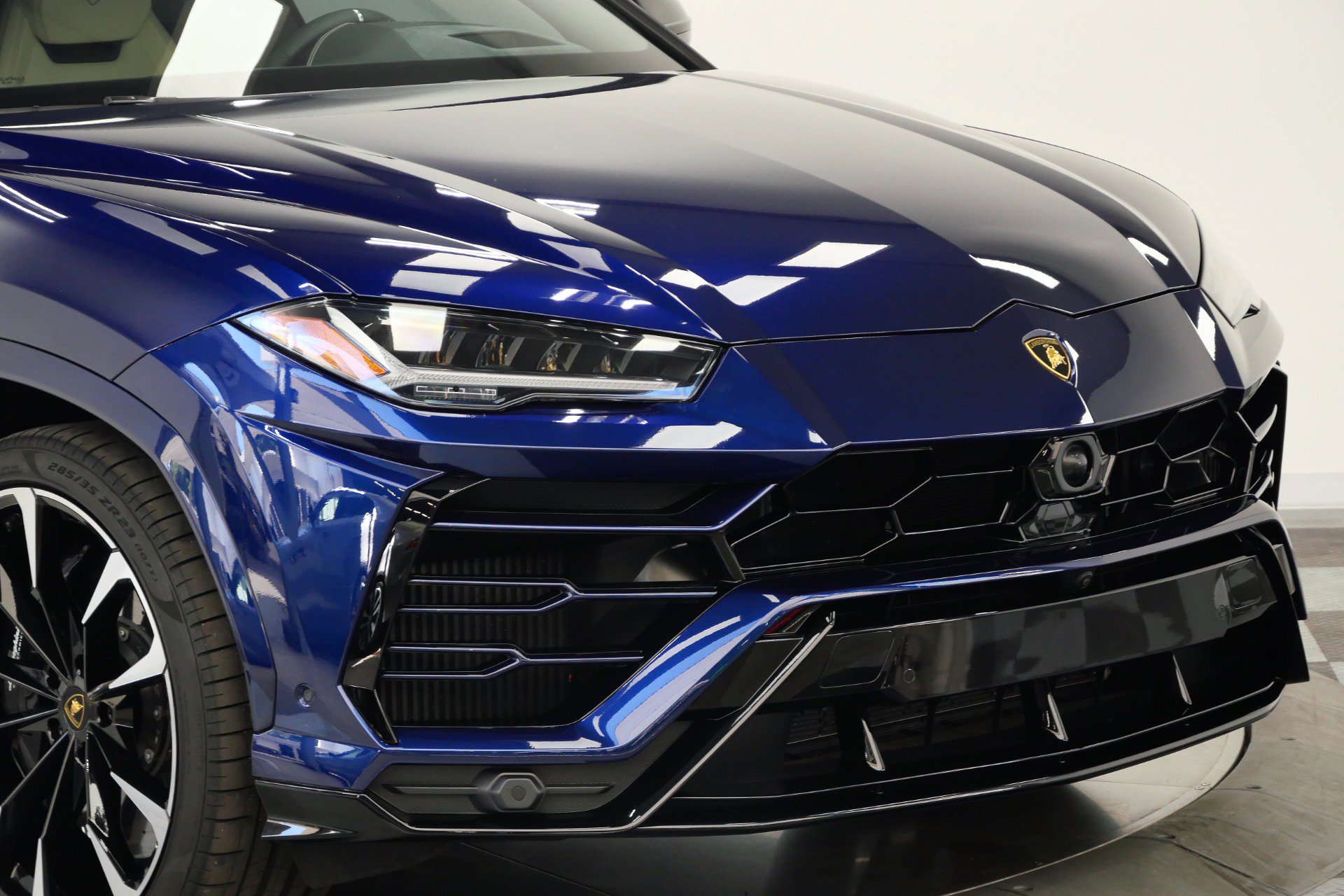 Used 2022 Lamborghini Urus AWD/4WD image 48