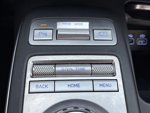 Used 2023 Genesis GV70 2.5T w/ Advanced Package image 25