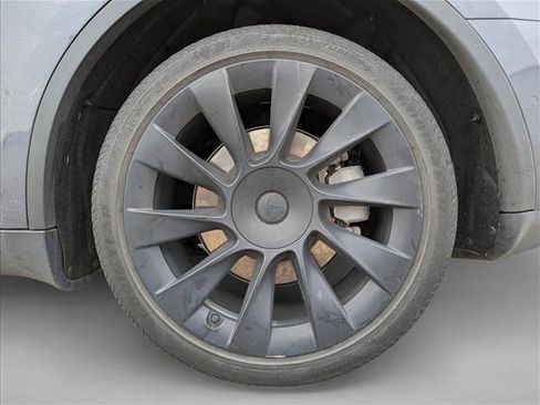 Used 2021 Tesla Model Y Long Range image 14