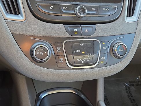Used 2022 Chevrolet Malibu LS w/ Driver Confidence Package II FWD image 27
