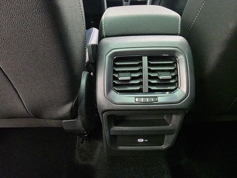 Used 2025 Volkswagen Taos SEL image 29