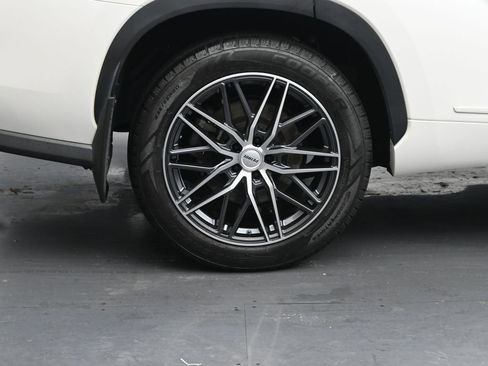 Used 2020 Toyota Highlander Limited image 10