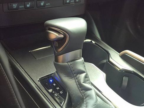 Used 2025 Lexus ES 350 w/ Premium Package FWD image 8