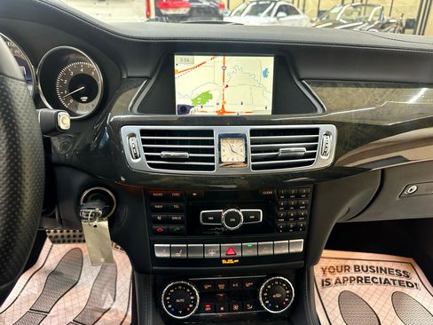Used 2014 Mercedes-Benz CLS 550 4MATIC w/ Premium 1 Package image 28