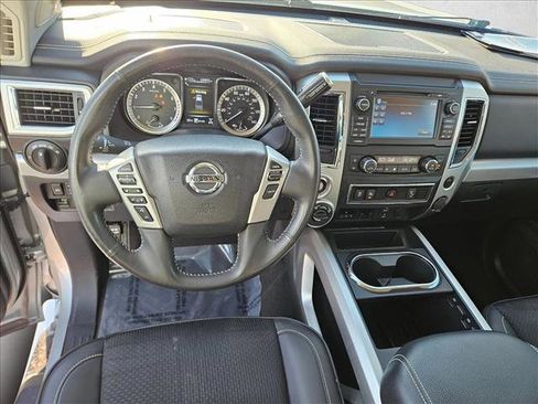 Used 2018 Nissan Titan PRO-4X w/ Pro-4x Utility Package image 15
