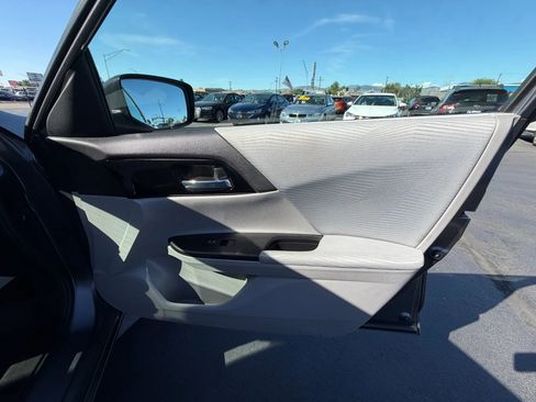 Used 2017 Honda Accord LX image 14