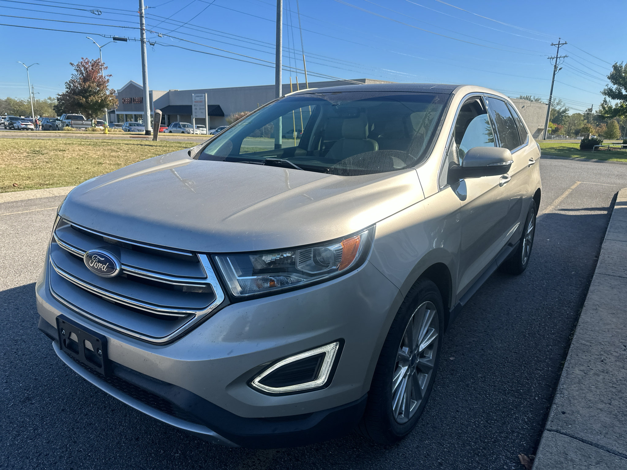 Used 2017 Ford Edge Titanium w/ Equipment Group 301A FWD image 8