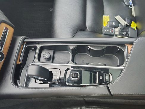 Certified 2023 Volvo XC90 B6 Plus w/ Protection Package Premier image 23