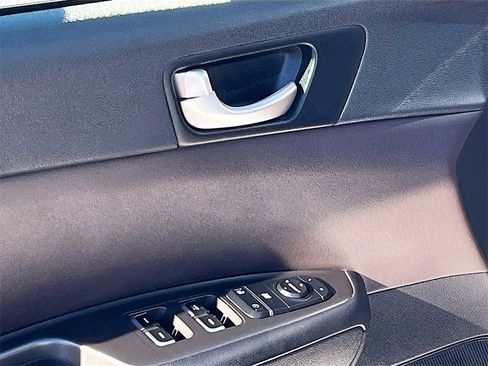 Used 2020 Kia Optima LX image 17