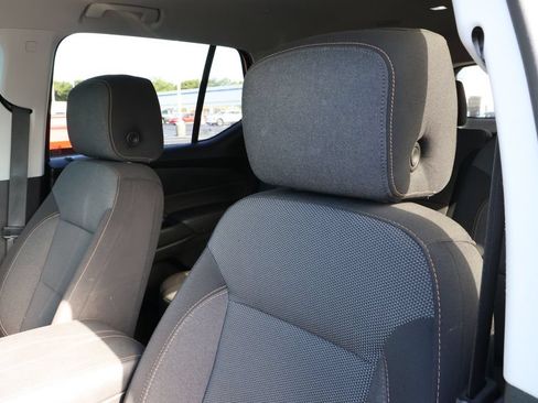 Used 2020 Chevrolet Traverse LT FWD image 11