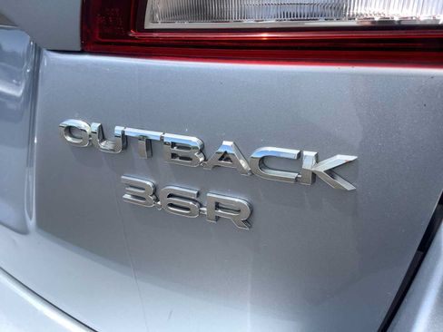 Used 2019 Subaru Outback 3.6R Limited AWD/4WD image 6