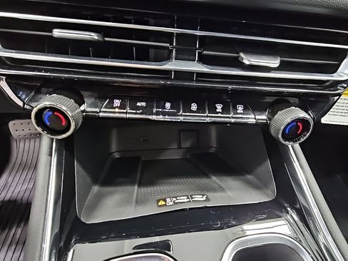 Used 2024 Chevrolet Traverse RS w/ LPO, Floor Liner Package image 21