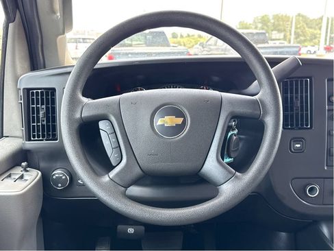 Used 2025 Chevrolet Express 3500 LT w/ LT Preferred Equipment Group RWD image 15