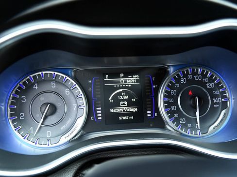 Used 2015 Chrysler 200 Limited FWD image 23