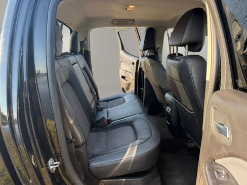 Used 2015 Chevrolet Colorado Z71 RWD image 16