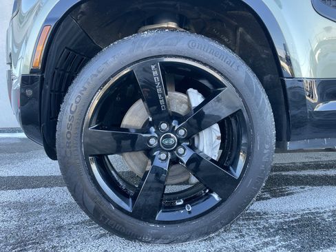 Used 2025 Land Rover Defender 110 X-Dynamic SE image 9