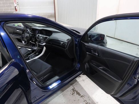 Used 2015 Honda Accord Sport image 12