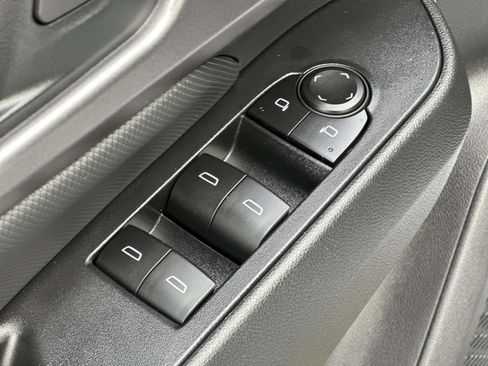 Used 2025 Chevrolet Equinox EV LT image 21