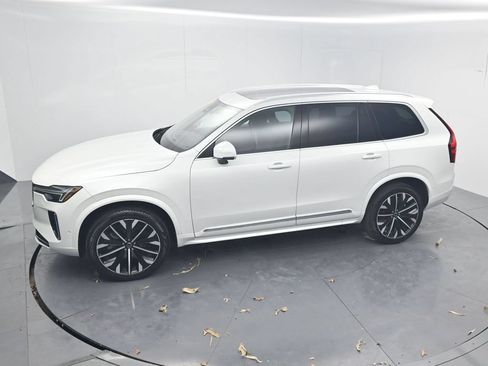 Used 2025 Volvo XC90 B5 Plus AWD/4WD image 58