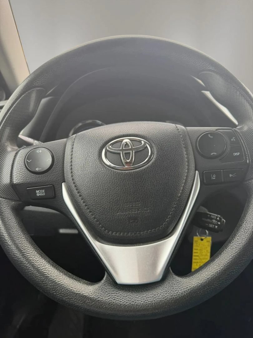 Used 2017 Toyota Corolla LE w/ LE Premium Package FWD image 19