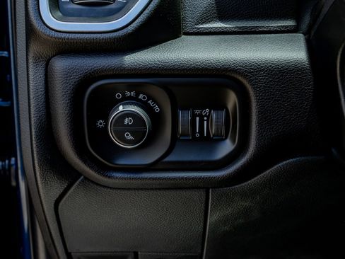 Used 2021 RAM 2500 Laramie AWD/4WD image 21