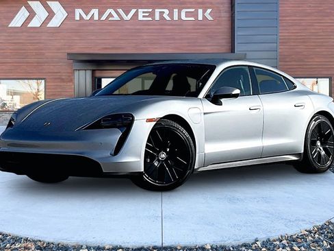 Used 2022 Porsche Taycan image 3