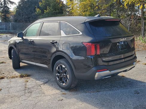 New 2026 Kia Sorento S image 4