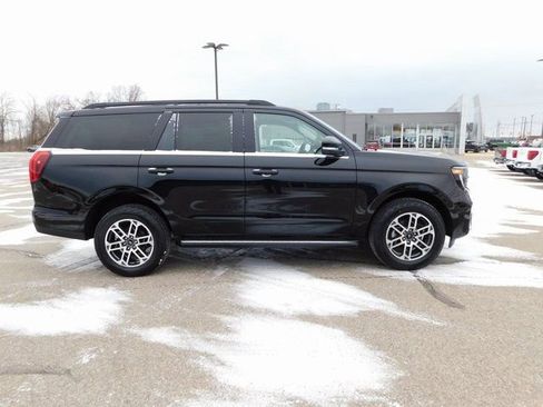 New 2026 Ford Expedition Active image 2