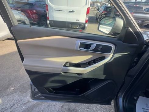 Used 2023 Ford Explorer XLT w/ Equipment Group 202A image 9