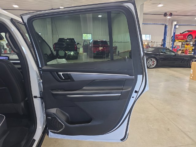 Used 2026 Buick Enclave Sport Touring AWD/4WD image 31