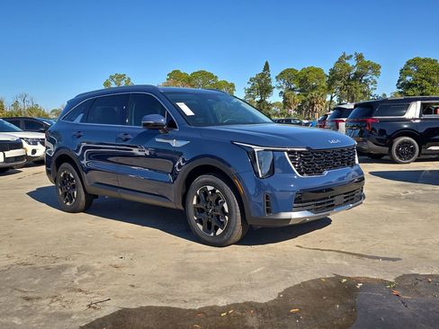 New 2026 Kia Sorento S AWD/4WD image 2