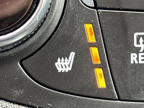 Used 2023 Chevrolet Malibu LT image 28