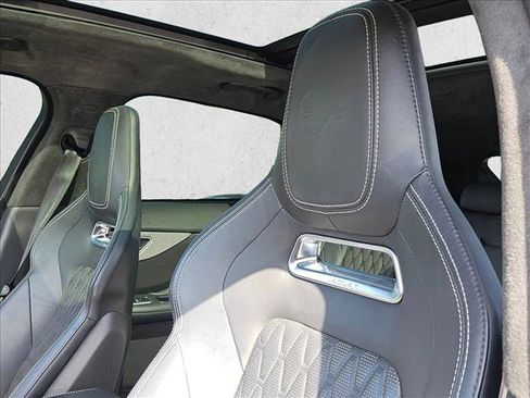 Used 2020 Jaguar F-PACE SVR AWD/4WD image 17
