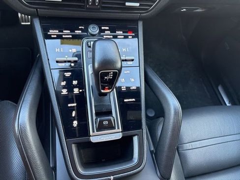 Used 2020 Porsche Cayenne S image 15