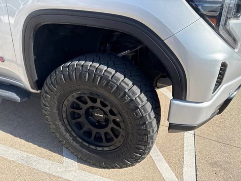 Used 2022 GMC Sierra 1500 AT4 w/ AT4 Premium Package AWD/4WD image 4