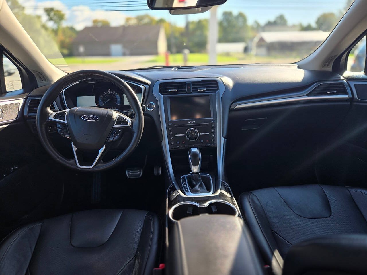 Used 2016 Ford Fusion Titanium FWD image 19