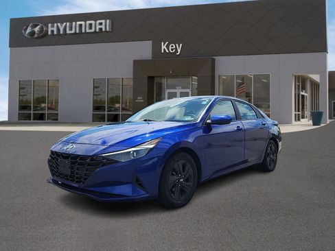 Certified 2023 Hyundai Elantra SEL FWD image 7