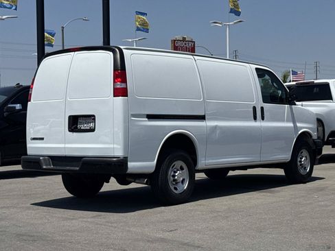 Used 2023 Chevrolet Express 2500 w/ Driver Convenience Package RWD image 5