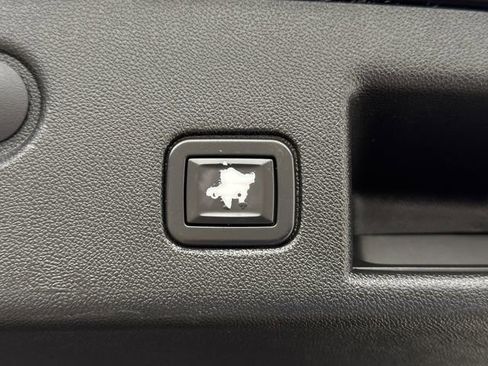 Used 2020 Chevrolet Equinox LT FWD image 27
