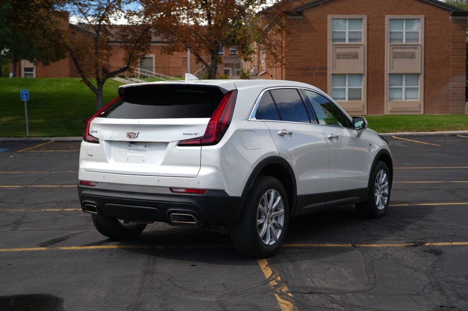 Used 2023 Cadillac XT4 Luxury w/ Driver Awareness Package AWD/4WD image 5