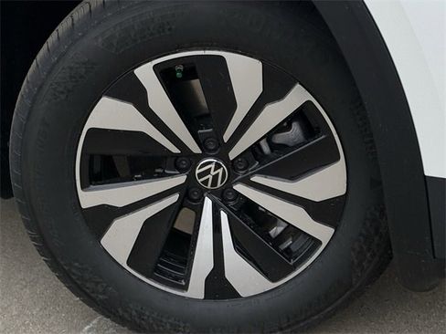 New 2026 Volkswagen Atlas SE image 7