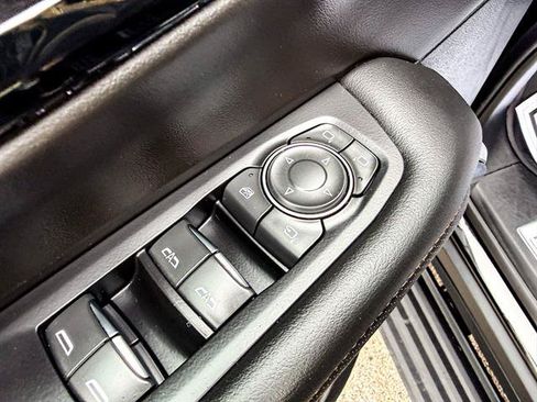 Used 2025 Chevrolet Suburban High Country AWD/4WD image 64