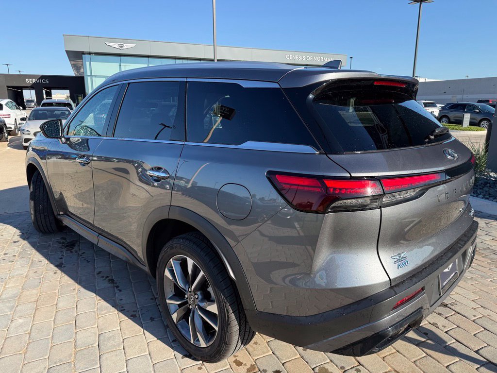 Used 2024 INFINITI QX60 Luxe AWD/4WD image 3