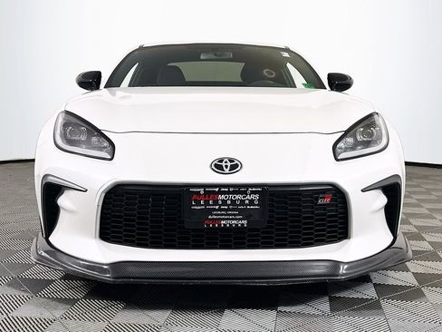 Used 2023 Toyota GR86 Premium w/ ALL Weather Mat Package (TMS) image 2