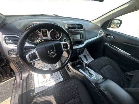 Used 2019 Dodge Journey SE w/ Connectivity Group FWD image 30