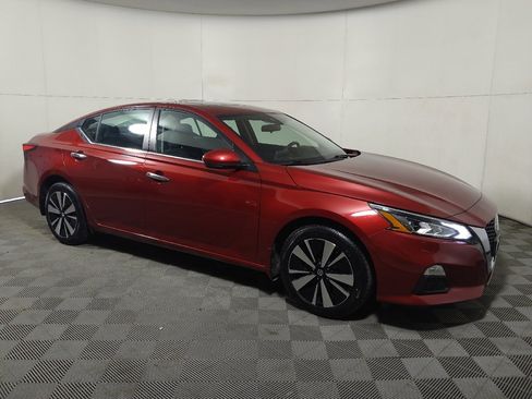 Used 2022 Nissan Altima 2.5 SV w/ SV Premium Package AWD/4WD image 11