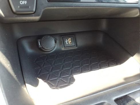 Used 2024 Toyota RAV4 XLE AWD/4WD image 25